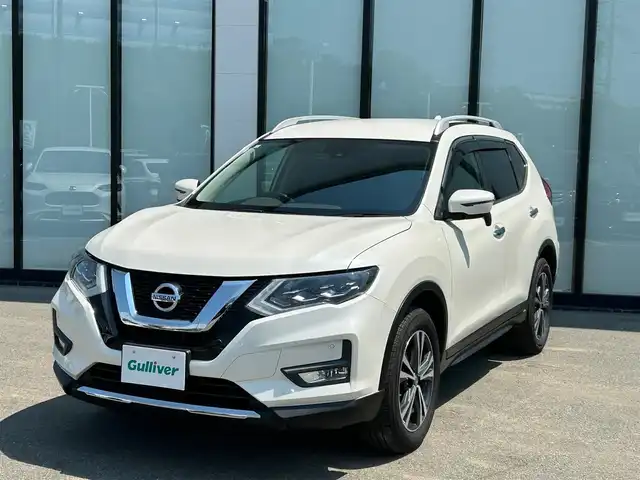 日産 エクストレイル 20X 大阪府 2018(平30)年 6.1万km ブリリアントホワイトパール 純正９インチナビ/   フルセグTV/CD/DVD/Bluetooth/バックモニター/衝突軽減ブレーキ/横滑り防止装置/コーナーセンサー/電動リアゲート/アイドリングストップ/オートマチックハイビーム/前方ドライブレコーダー/純正18インチアルミホイール/ルーフレール/純正フロアマット/プッシュスタート/スマートキー/ＥＴＣ　/ＬＥＤ/禁煙車