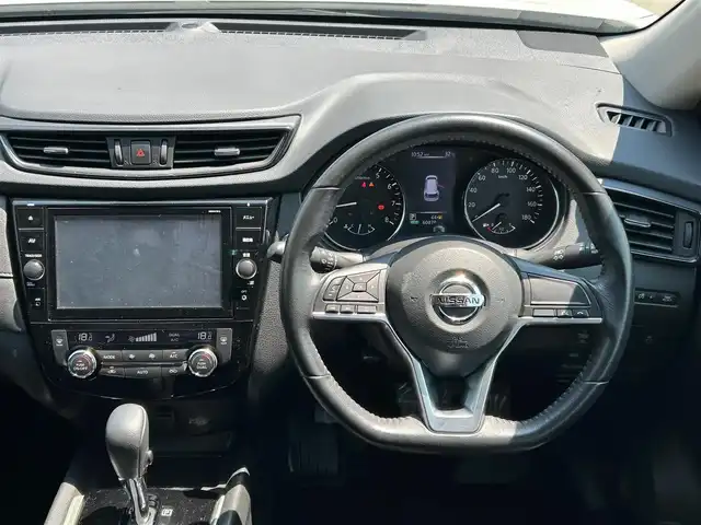 日産 エクストレイル 20X 大阪府 2018(平30)年 6.1万km ブリリアントホワイトパール 純正９インチナビ/   フルセグTV/CD/DVD/Bluetooth/バックモニター/衝突軽減ブレーキ/横滑り防止装置/コーナーセンサー/電動リアゲート/アイドリングストップ/オートマチックハイビーム/前方ドライブレコーダー/純正18インチアルミホイール/ルーフレール/純正フロアマット/プッシュスタート/スマートキー/ＥＴＣ　/ＬＥＤ/禁煙車