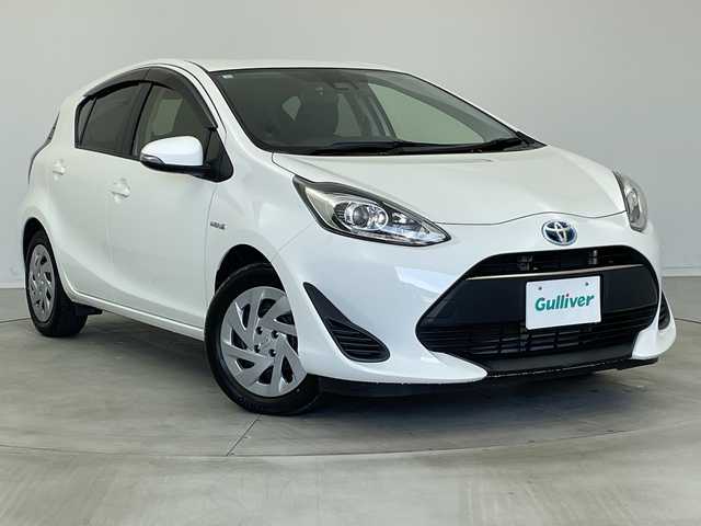 トヨタ アクア S 新潟県 2018(平30)年 3.5万km スーパーホワイトⅡ カロッツェリアオーディオ/プリクラッシュセーフティ/レーンキープアシスト/LEDオートライト/ドライブレコーダー/オートエアコン/キーレスエントリー×2