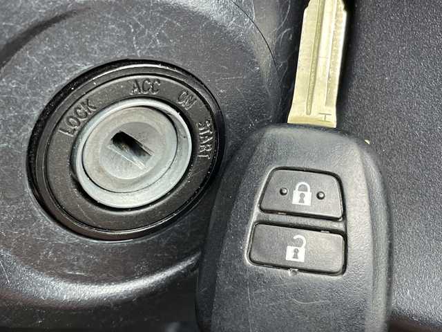 トヨタ アクア S 新潟県 2018(平30)年 3.5万km スーパーホワイトⅡ カロッツェリアオーディオ/プリクラッシュセーフティ/レーンキープアシスト/LEDオートライト/ドライブレコーダー/オートエアコン/キーレスエントリー×2