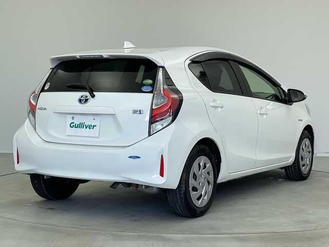 トヨタ アクア S 新潟県 2018(平30)年 3.5万km スーパーホワイトⅡ カロッツェリアオーディオ/プリクラッシュセーフティ/レーンキープアシスト/LEDオートライト/ドライブレコーダー/オートエアコン/キーレスエントリー×2