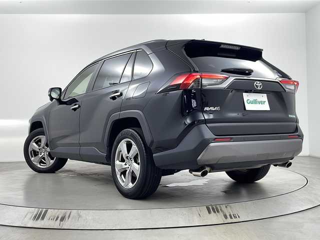 トヨタ ＲＡＶ４ G 埼玉県 2020(令2)年 2.2万km アティチュードブラックマイカ 社外ナビ　/バックカメラ　/電動リアゲート　/ＥＴＣ　/メモリ付きパワーシート　/前方ドライブレコーダー　/ステアリングヒーター　/シートヒーター　/オートマティックハイビーム　/ブレードホールド　/純正アルミホイール/アダプティブクルーズコントロール/純正フロアマット/フロントフォグランプ