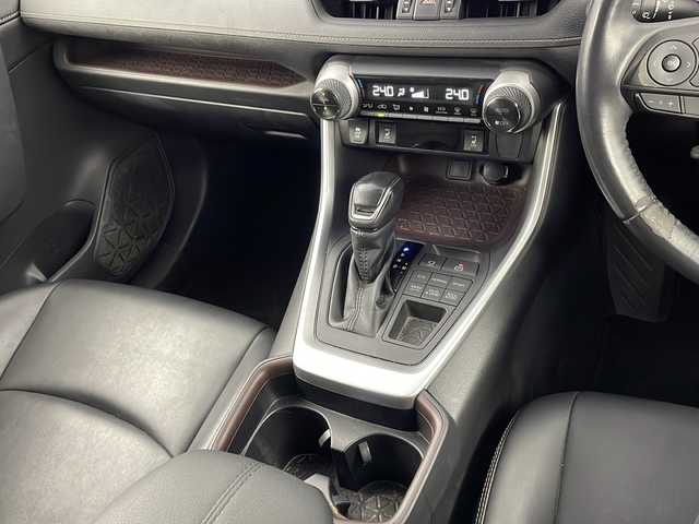 トヨタ ＲＡＶ４ G 埼玉県 2020(令2)年 2.2万km アティチュードブラックマイカ 社外ナビ　/バックカメラ　/電動リアゲート　/ＥＴＣ　/メモリ付きパワーシート　/前方ドライブレコーダー　/ステアリングヒーター　/シートヒーター　/オートマティックハイビーム　/ブレードホールド　/純正アルミホイール/アダプティブクルーズコントロール/純正フロアマット/フロントフォグランプ