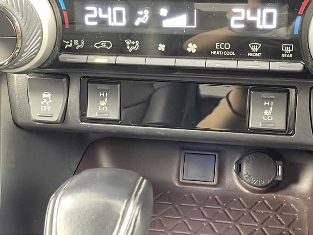 トヨタ ＲＡＶ４ G 埼玉県 2020(令2)年 2.2万km アティチュードブラックマイカ 社外ナビ　/バックカメラ　/電動リアゲート　/ＥＴＣ　/メモリ付きパワーシート　/前方ドライブレコーダー　/ステアリングヒーター　/シートヒーター　/オートマティックハイビーム　/ブレードホールド　/純正アルミホイール/アダプティブクルーズコントロール/純正フロアマット/フロントフォグランプ