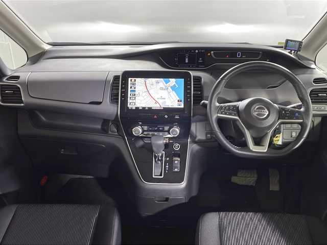 日産 セレナ ハイウェイスター V 沖縄県 2020(令2)年 5.8万km マルーンレッド 2トーン 禁煙車/県外仕入れ/純正１０インチナビ[MM519D-L]/（フルセグTV CD DVD Bluetooth）/純正フリップダウンモニター/両側パワースライド/ブラインドスポットモニター/プロパイロット/ドライブレコーダー前後/純正16インチアルミ/LEDヘッドライト