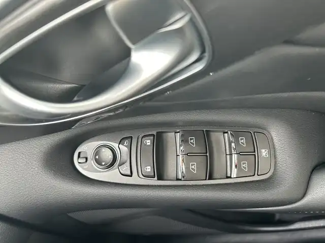 日産 スカイライン ハイブリッド 千葉県 2014(平26)年 4.9万km スーパーブラック ブラックレザーシート　ナビ　パノラマミックビューモニター　ＢＯＳＥプレミアムサウンド　ＥＴＣ　前後ドラレコ　クルコン　メモリー電動シート　シートヒーター　オートライト　１７インチＡＷ スマートキー
