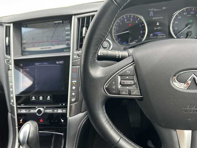 日産 スカイライン ハイブリッド 千葉県 2014(平26)年 4.9万km スーパーブラック ブラックレザーシート　ナビ　パノラマミックビューモニター　ＢＯＳＥプレミアムサウンド　ＥＴＣ　前後ドラレコ　クルコン　メモリー電動シート　シートヒーター　オートライト　１７インチＡＷ スマートキー