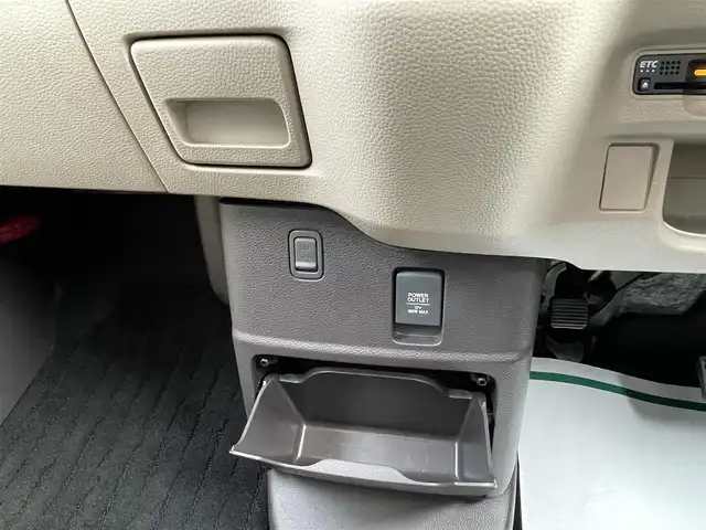 ホンダ Ｎ ＢＯＸ G L ホンダセンシング 宮崎県 2019(令1)年 2.9万km プラチナホワイトパール 純正ナビ(フルセグTV・Bluetooth・CD/DVD)/バックカメラ/ETC/純正ドラレコ/片側パワスラ/ホンダセンシング/ACC/LEDライト/スマートキー/プッシュスタート/USB