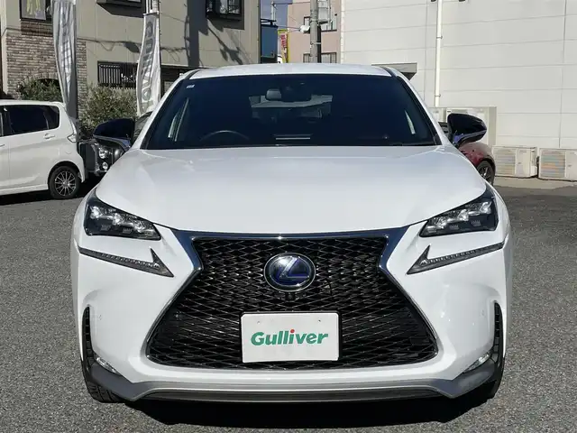 レクサス ＮＸ 300h Fスポーツ 兵庫県 2015(平27)年 3.9万km ホワイトノーヴァガラスフレーク /OP レーダークルーズコントロール//OP パノラミックビューモニター//OP BSM//OP クリアランスソナー//OP プリクラッシュセーフティ//OP レーンディパーチャーアラート（LDA）//OP スペアタイヤ//OP 3眼フルLEDヘッドランプ//OP オートマチックハイビーム//OP パワーバックドア//OP AC100V電源/・メーカーSDナビ/・地デジ/DVD/BT/USB/AUX/・ステアリングリモコン/・ステアリングヒーター/・Fスポーツ専用シート（電動/ヒーター/ベンチレーション）//運転席メモリー付/・パドルシフト/・ビルトインETC/・純正18インチAW/・カードキー