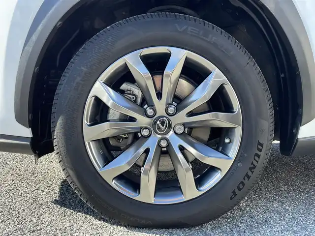 レクサス ＮＸ 300h Fスポーツ 兵庫県 2015(平27)年 3.9万km ホワイトノーヴァガラスフレーク /OP レーダークルーズコントロール//OP パノラミックビューモニター//OP BSM//OP クリアランスソナー//OP プリクラッシュセーフティ//OP レーンディパーチャーアラート（LDA）//OP スペアタイヤ//OP 3眼フルLEDヘッドランプ//OP オートマチックハイビーム//OP パワーバックドア//OP AC100V電源/・メーカーSDナビ/・地デジ/DVD/BT/USB/AUX/・ステアリングリモコン/・ステアリングヒーター/・Fスポーツ専用シート（電動/ヒーター/ベンチレーション）//運転席メモリー付/・パドルシフト/・ビルトインETC/・純正18インチAW/・カードキー