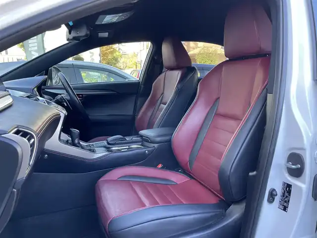 レクサス ＮＸ 300h Fスポーツ 兵庫県 2015(平27)年 3.9万km ホワイトノーヴァガラスフレーク /OP レーダークルーズコントロール//OP パノラミックビューモニター//OP BSM//OP クリアランスソナー//OP プリクラッシュセーフティ//OP レーンディパーチャーアラート（LDA）//OP スペアタイヤ//OP 3眼フルLEDヘッドランプ//OP オートマチックハイビーム//OP パワーバックドア//OP AC100V電源/・メーカーSDナビ/・地デジ/DVD/BT/USB/AUX/・ステアリングリモコン/・ステアリングヒーター/・Fスポーツ専用シート（電動/ヒーター/ベンチレーション）//運転席メモリー付/・パドルシフト/・ビルトインETC/・純正18インチAW/・カードキー