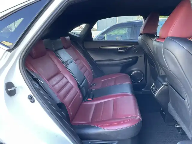 レクサス ＮＸ 300h Fスポーツ 兵庫県 2015(平27)年 3.9万km ホワイトノーヴァガラスフレーク /OP レーダークルーズコントロール//OP パノラミックビューモニター//OP BSM//OP クリアランスソナー//OP プリクラッシュセーフティ//OP レーンディパーチャーアラート（LDA）//OP スペアタイヤ//OP 3眼フルLEDヘッドランプ//OP オートマチックハイビーム//OP パワーバックドア//OP AC100V電源/・メーカーSDナビ/・地デジ/DVD/BT/USB/AUX/・ステアリングリモコン/・ステアリングヒーター/・Fスポーツ専用シート（電動/ヒーター/ベンチレーション）//運転席メモリー付/・パドルシフト/・ビルトインETC/・純正18インチAW/・カードキー