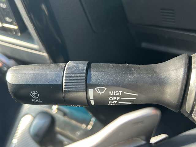 トヨタ マークＸ 250G Sパッケージ G’s 千葉県 2015(平27)年 5.7万km ホワイトパールクリスタルシャイン ナビNSZT-W64　バックカメラ　フリップダウンモニター　クルコン　ETC　フルセグ　BT　スマートキー　パドルシフト　ハーフレザー　トランクスポイラー　外サス　19インチAW　HID　オートライト