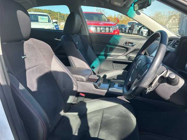 トヨタ マークＸ 250G Sパッケージ G’s 千葉県 2015(平27)年 5.7万km ホワイトパールクリスタルシャイン ナビNSZT-W64　バックカメラ　フリップダウンモニター　クルコン　ETC　フルセグ　BT　スマートキー　パドルシフト　ハーフレザー　トランクスポイラー　外サス　19インチAW　HID　オートライト