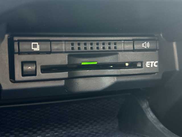 トヨタ マークＸ 250G Sパッケージ G’s 千葉県 2015(平27)年 5.7万km ホワイトパールクリスタルシャイン ナビNSZT-W64　バックカメラ　フリップダウンモニター　クルコン　ETC　フルセグ　BT　スマートキー　パドルシフト　ハーフレザー　トランクスポイラー　外サス　19インチAW　HID　オートライト