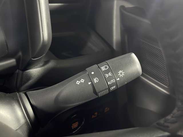 スズキ スペーシア ギア HYBRID XZ 沖縄県 2024(令6)年 0.7万km ベージュⅡ 禁煙車/県外仕入れ/社外ナビ/【CD/ワンセグTV/BT】/バックカメラ/両側パワースライドドア/ETC/後席サーキュレーター/衝突被害軽減システム/レーンキープアシスト/レーダークルーズコントロール/１４インチ純正アルミ/LEDヘッドライト/スマートキー