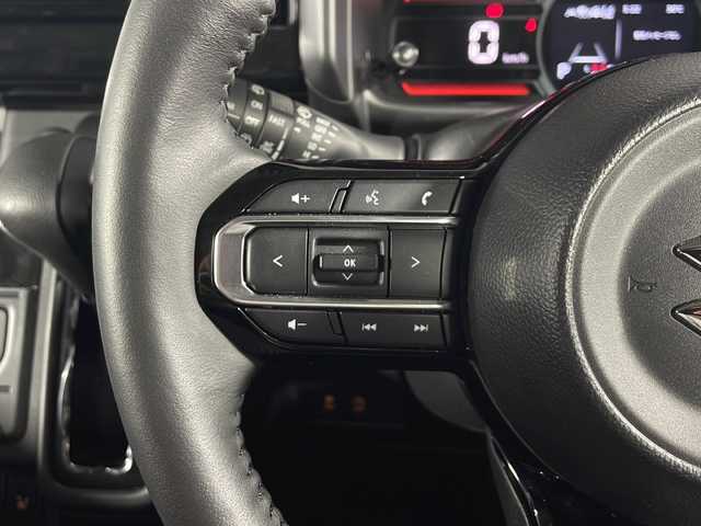 スズキ スペーシア ギア HYBRID XZ 沖縄県 2024(令6)年 0.7万km ベージュⅡ 禁煙車/県外仕入れ/社外ナビ/【CD/ワンセグTV/BT】/バックカメラ/両側パワースライドドア/ETC/後席サーキュレーター/衝突被害軽減システム/レーンキープアシスト/レーダークルーズコントロール/１４インチ純正アルミ/LEDヘッドライト/スマートキー
