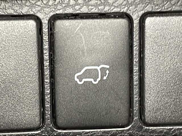 トヨタ ハリアー プログレス 広島県 2018(平30)年 5.9万km ブラック モデリスタフルエアロ/JBL/メーカー9型ナビ/パノラミックビューモニター/パワーバックドア/パワーシート/セーフティセンス/・プリクラッシュセーフティ/・レーンディパーチャーアラート/・アダプティブハイビーム/・レーダークルーズコントロール/パーキングサポートブレーキ/電動パーキングブレーキ/オートブレーキホールド/LEDヘッドランプ/フォグランプ/純正18インチAW/ETC/ドライブレコーダー