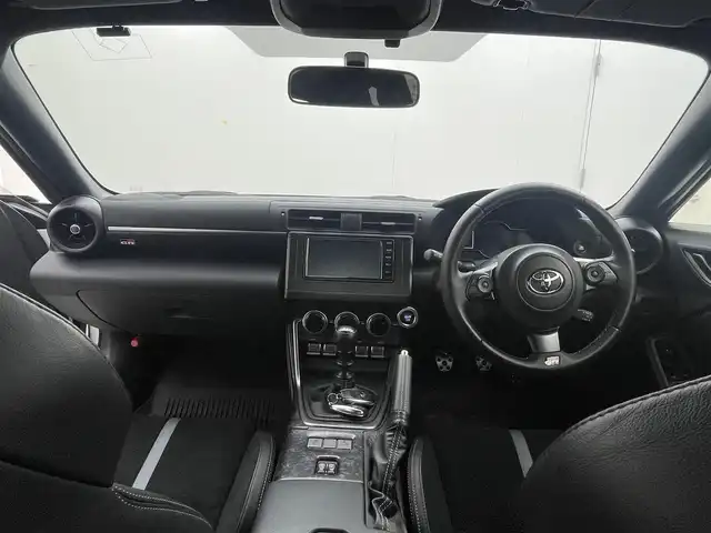 トヨタ ＧＲ８６ RZ 茨城県 2022(令4)年 1万km クリスタルホワイトパール 純正ナビ/バックカメラ/ワンセグ/BSD/RCTA/クルーズコントロール/ETC/シートヒーター/純正18インチAW/LEDヘッドライト/スマートキー