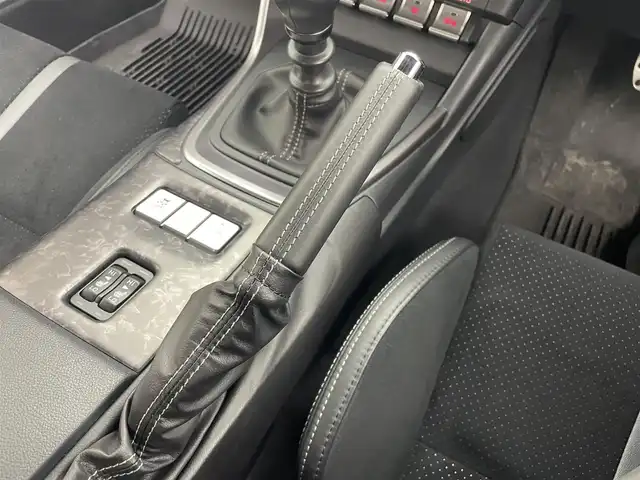 トヨタ ＧＲ８６ RZ 茨城県 2022(令4)年 1万km クリスタルホワイトパール 純正ナビ/バックカメラ/ワンセグ/BSD/RCTA/クルーズコントロール/ETC/シートヒーター/純正18インチAW/LEDヘッドライト/スマートキー
