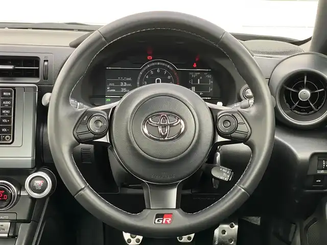 トヨタ ＧＲ８６ RZ 岐阜県 2022(令4)年 1万km クリスタルホワイトパール 純正ナビ（BT/TV/CD）/バックカメラ/BSD/RCTA/クルーズコントロール/ETC/前席シートヒーター/純正18インチAW/LEDヘッドライト/スマートキー/ハーフレザーシート/ステアリングスイッチ/ミラーヒーター/保証書/取扱説明書/スペアキー