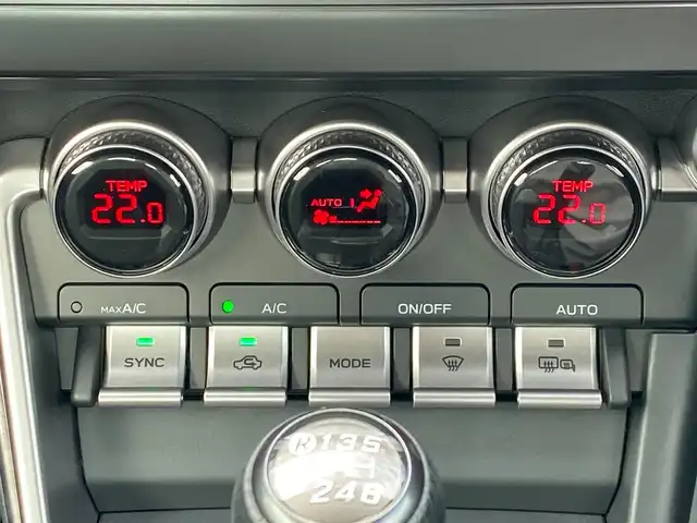トヨタ ＧＲ８６ RZ 岐阜県 2022(令4)年 1万km クリスタルホワイトパール 純正ナビ（BT/TV/CD）/バックカメラ/BSD/RCTA/クルーズコントロール/ETC/前席シートヒーター/純正18インチAW/LEDヘッドライト/スマートキー/ハーフレザーシート/ステアリングスイッチ/ミラーヒーター/保証書/取扱説明書/スペアキー
