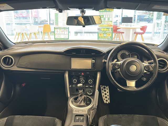トヨタ ８６ GT リミテッド ブラックPKG 岐阜県 2019(平31)年 7万km クリスタルホワイトパール 純正ナビ/フルセグテレビ/Bluetooth/ETC/黒ハーフレザーシート/シートヒーター/クルーズコントロール/スマートキー/バックモニター/LEDライト/トランクスポイラー/プッシュスタート/純正フロアマット