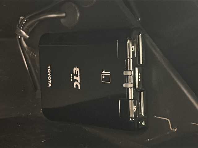 トヨタ ８６ GT リミテッド ブラックPKG 岐阜県 2019(平31)年 7万km クリスタルホワイトパール 純正ナビ/フルセグテレビ/Bluetooth/ETC/黒ハーフレザーシート/シートヒーター/クルーズコントロール/スマートキー/バックモニター/LEDライト/トランクスポイラー/プッシュスタート/純正フロアマット