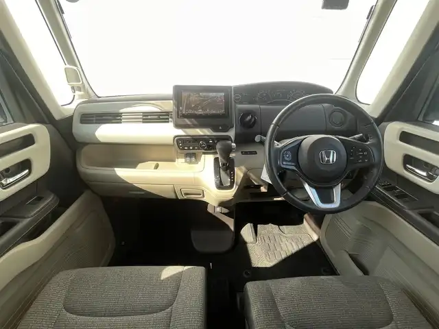 ホンダ Ｎ ＢＯＸ G EX ターボ ホンダセンシング 宮崎県 2020(令2)年 2万km プラチナホワイトパール 純正ナビゲーション/AM FM CD DVD BT/ホンダセンシング/・衝突軽減ブレーキ/・レーンキープアシスト/バックカメラ/ETC車載器/前後ドライブレコーダー/OPフロントグリル/OPRrスポイラー/レーダークルーズコントロール/LEDヘッドライト/スマートキー/プッシュスタート/両側パワースライドドア