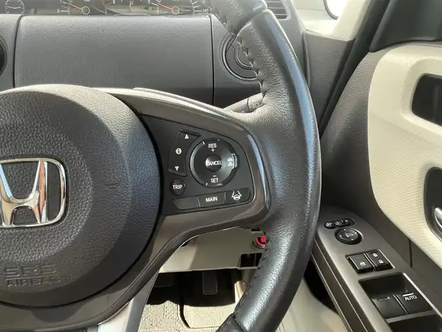 ホンダ Ｎ ＢＯＸ G EX ターボ ホンダセンシング 宮崎県 2020(令2)年 2万km プラチナホワイトパール 純正ナビゲーション/AM FM CD DVD BT/ホンダセンシング/・衝突軽減ブレーキ/・レーンキープアシスト/バックカメラ/ETC車載器/前後ドライブレコーダー/OPフロントグリル/OPRrスポイラー/レーダークルーズコントロール/LEDヘッドライト/スマートキー/プッシュスタート/両側パワースライドドア