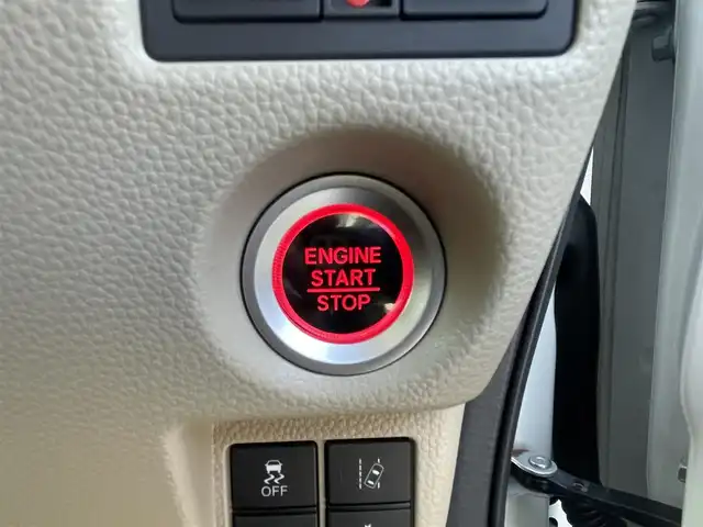 ホンダ Ｎ ＢＯＸ G EX ターボ ホンダセンシング 宮崎県 2020(令2)年 2万km プラチナホワイトパール 純正ナビゲーション/AM FM CD DVD BT/ホンダセンシング/・衝突軽減ブレーキ/・レーンキープアシスト/バックカメラ/ETC車載器/前後ドライブレコーダー/OPフロントグリル/OPRrスポイラー/レーダークルーズコントロール/LEDヘッドライト/スマートキー/プッシュスタート/両側パワースライドドア