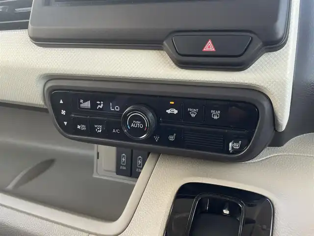 ホンダ Ｎ ＢＯＸ G EX ターボ ホンダセンシング 宮崎県 2020(令2)年 2万km プラチナホワイトパール 純正ナビゲーション/AM FM CD DVD BT/ホンダセンシング/・衝突軽減ブレーキ/・レーンキープアシスト/バックカメラ/ETC車載器/前後ドライブレコーダー/OPフロントグリル/OPRrスポイラー/レーダークルーズコントロール/LEDヘッドライト/スマートキー/プッシュスタート/両側パワースライドドア