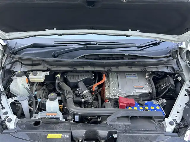日産 セレナ e－パワー ハイウェイスター V 栃木県 2020(令2)年 4.7万km ブリリアントホワイトパール エマージェンシーブレーキ/純正10インチナビ/フルセグTV/DVD/Blu-ray/Bluetooth/アラウンドビューモニター/純正フリップダウンモニター/ドライブレコーダー/ETC/プロパイロット/インテリジェントルームミラー/両側ハンズフリーパワースライドドア/シートヒーター/ステアリングヒーター/サマータイヤ＋純正AW積込/コーナーセンサー/純正フロアマット/ステアリングリモコン