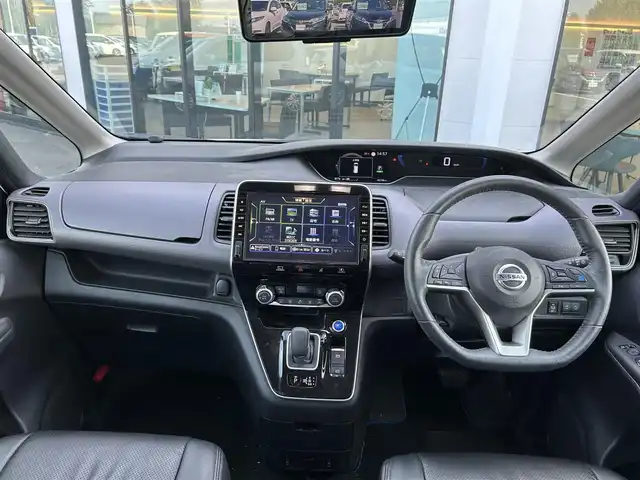 日産 セレナ e－パワー ハイウェイスター V 栃木県 2020(令2)年 4.7万km ブリリアントホワイトパール エマージェンシーブレーキ/純正10インチナビ/フルセグTV/DVD/Blu-ray/Bluetooth/アラウンドビューモニター/純正フリップダウンモニター/ドライブレコーダー/ETC/プロパイロット/インテリジェントルームミラー/両側ハンズフリーパワースライドドア/シートヒーター/ステアリングヒーター/サマータイヤ＋純正AW積込/コーナーセンサー/純正フロアマット/ステアリングリモコン