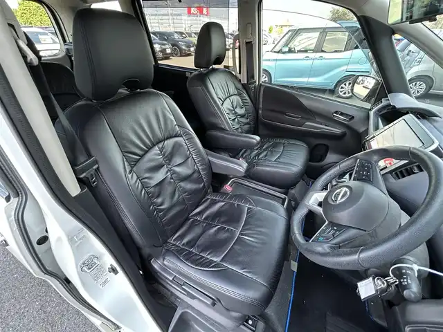 日産 セレナ e－パワー ハイウェイスター V 栃木県 2020(令2)年 4.7万km ブリリアントホワイトパール エマージェンシーブレーキ/純正10インチナビ/フルセグTV/DVD/Blu-ray/Bluetooth/アラウンドビューモニター/純正フリップダウンモニター/ドライブレコーダー/ETC/プロパイロット/インテリジェントルームミラー/両側ハンズフリーパワースライドドア/シートヒーター/ステアリングヒーター/サマータイヤ＋純正AW積込/コーナーセンサー/純正フロアマット/ステアリングリモコン