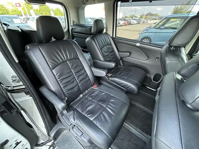 日産 セレナ e－パワー ハイウェイスター V 栃木県 2020(令2)年 4.7万km ブリリアントホワイトパール エマージェンシーブレーキ/純正10インチナビ/フルセグTV/DVD/Blu-ray/Bluetooth/アラウンドビューモニター/純正フリップダウンモニター/ドライブレコーダー/ETC/プロパイロット/インテリジェントルームミラー/両側ハンズフリーパワースライドドア/シートヒーター/ステアリングヒーター/サマータイヤ＋純正AW積込/コーナーセンサー/純正フロアマット/ステアリングリモコン