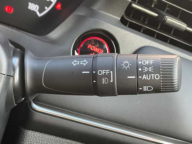 ホンダ ヴェゼル ハイブリッド e:HEV Z 滋賀県 2025(令7)年 0.8万km クリスタルブラックパール ワンオーナー/純正９型ナビ/・Bluetooth/フルセグ/バックカメラ/革巻きステアリング/ステアリングリモコン/パドルシフト/ステアリングヒーター/シートヒーター/ワイヤレス充電/パーキングブレーキ/シートリフター/オートリトラミラー/電動リアゲート/LEDヘッドライト/LEDフォグライト/ホンダセンシング/・衝突軽減ブレーキ警報距離/・ACC先行車検知音/・先行車発進お知らせ設定/・路外逸脱抑制システム/・レーンキープアシストシステム制御解除/・ブラインドスポットシステム設定/・標識認識機能表示/スマートキー