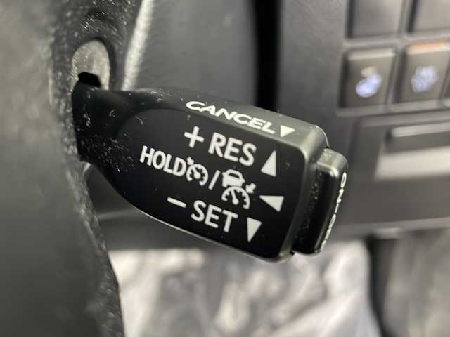 トヨタ ヴェルファイア Z Gエディション 熊本県 2018(平30)年 8万km ホワイトパールクリスタルシャイン ＪＢＬプレミアムサウンド　/駐車支援システム　/メーカー純正ナビ/CD/DVD/ Bluetooth/SD/AM/FM/フリップダウンモニター/バックカメラ/前方ドライブレコーダー　/サンルーフ　/1.2列目パワーシート/前席シートヒーターシートクーラー/オットマン/革巻きステアリング/ステアリングヒーター/ステアリングリモコン/革シート/エアシート　/シートヒーター　/クルーズコントロール　/社外エアロ　/社外サス/純正AW/純正フロアマット/純正ドアバイザー/スマートキー/スペアキー×１