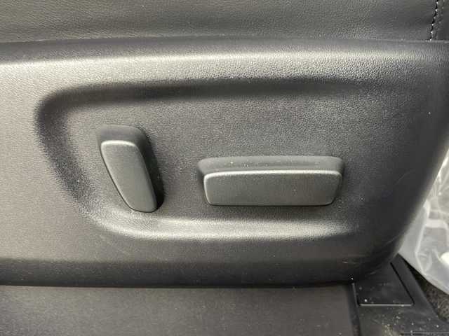 トヨタ ヴェルファイア Z Gエディション 熊本県 2018(平30)年 8万km ホワイトパールクリスタルシャイン ＪＢＬプレミアムサウンド　/駐車支援システム　/メーカー純正ナビ/CD/DVD/ Bluetooth/SD/AM/FM/フリップダウンモニター/バックカメラ/前方ドライブレコーダー　/サンルーフ　/1.2列目パワーシート/前席シートヒーターシートクーラー/オットマン/革巻きステアリング/ステアリングヒーター/ステアリングリモコン/革シート/エアシート　/シートヒーター　/クルーズコントロール　/社外エアロ　/社外サス/純正AW/純正フロアマット/純正ドアバイザー/スマートキー/スペアキー×１