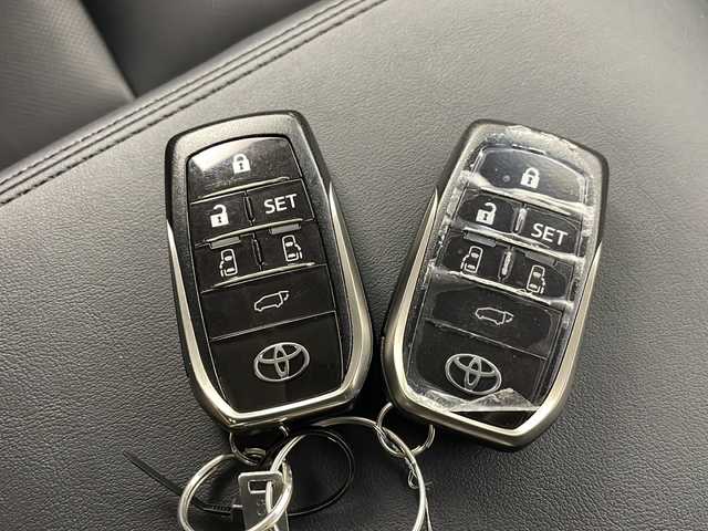 トヨタ ヴェルファイア Z Gエディション 熊本県 2018(平30)年 8万km ホワイトパールクリスタルシャイン ＪＢＬプレミアムサウンド　/駐車支援システム　/メーカー純正ナビ/CD/DVD/ Bluetooth/SD/AM/FM/フリップダウンモニター/バックカメラ/前方ドライブレコーダー　/サンルーフ　/1.2列目パワーシート/前席シートヒーターシートクーラー/オットマン/革巻きステアリング/ステアリングヒーター/ステアリングリモコン/革シート/エアシート　/シートヒーター　/クルーズコントロール　/社外エアロ　/社外サス/純正AW/純正フロアマット/純正ドアバイザー/スマートキー/スペアキー×１