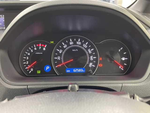 トヨタ ノア Si ダブルバイビー 兵庫県 2018(平30)年 6.3万km ブラック ・純正12インチリアフリップダウンモニター/・純正10インチナビ&TV&CD&DVD&SD&BT/・マルチインフォメーションディスプレイ/・バックカメラ/・クルーズコントロール/・両側パワースライドドア/・ビルトインETC/・前方ドライブレコーダー/・T-Connectナビ/・トヨタセーフティセンス/・プリクラッシュセーフティ/・レーンディパーチャーアラート/・アイドリングストップ/・ステアリングスイッチ/・プッシュスタート/・スマートキー/・スペアキー1本/・ハーフレザーシート/・助手席側シートバックテーブル/・純正ドアバイザー/・LEDヘッドライト/・LEDフォグランプ/・オートライト/・純正16インチホイール