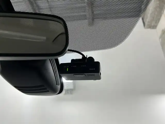 日産 セレナ e－パワー ハイウェイスター V 佐賀県 2019(令1)年 5.8万km ブリリアントホワイトパール 2トーン 純正10インチナビ/フルセグTV/CD/DVD/Bluetooth/純正11インチフリップダウンモニター/全方位カメラ/衝突被害軽減システム/ブラインドスポットモニター/プロパイロット/レーンアシスト/ロードサインアシスト/駐車支援システム/オートライト/オートマチックハイビーム/クリアランスソナー/電子パーキング/オートブレーキホールド/前後ドライブレコーダー/ビルトインETC/ステアリングヒーター/LED ヘッドライト/LEDフォグライト/両側パワースライドドア/後席サンシェード/シートバックテーブル/運転席・助手席シートヒーター/純正16インチアルミホイール