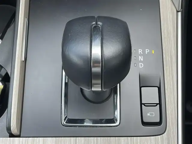 マツダ ＣＸ－６０ XD Lパッケージ 滋賀県 2023(令5)年 1.5万km マシーングレープレミアムM 革シート/BOSEサウンド/純正ナビ/（Bluetooth／HDMI／USB／AppleCarPlay／Android Auto）/アラウンドビューモニター/ビルトインETC/前席パワーシート/全席シートヒーター/メモリシート/ステアリングヒーター/アダプティブクルーズコントロール/ブラインドスポットモニター/レーンキープアシスト/コーナーセンサー/衝突被害軽減ブレーキ/オートブレーキホールド/パドルシフト/MTモード付AT/パワーバックドア/100V電源/トラクションコントロールシステム/LEDヘッドランプ/オートライト/オートマチックハイビーム/オートホールド/純正アルミホイール/純正フロアマット/プッシュスタート/スマートキー/ステアリングスイッチ