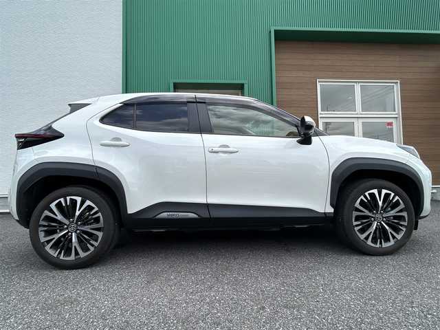 トヨタ ヤリスクロス ハイブリッド Z 岐阜県 2021(令3)年 1.1万km ホワイトパールクリスタルシャイン 純正SDナビ/衝突軽減ブレーキ/全方位カメラ/LEDヘッドライト/コーナーセンサー/レーンキープアシスト/前後ドライブレコーダー/前席シートヒーター/純正AW18インチ/クルーズコントロール/D席パワーシート/ETC2.0/スマートキー