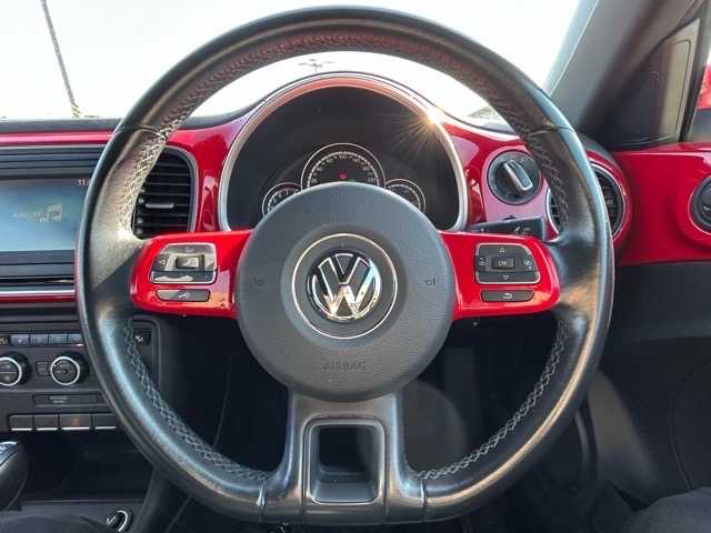 フォルクスワーゲン ザ・ビートル デザイン レザーパッケージ 千葉県 2012(平24)年 13.9万km トルネードレッド Bluetooth/D/N席シートヒーター/ステアリングスイッチ/レザーシート/オートライト/バックカメラ/横滑り防止装置/ETC/ABS/MTモード付AT/リモコンキー/ドライブレコーダー