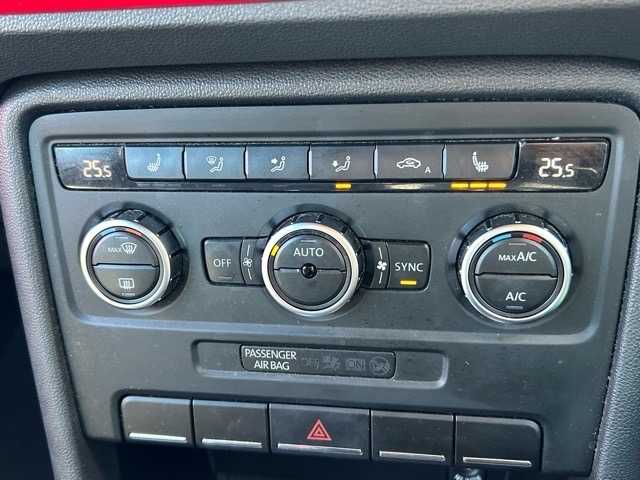 フォルクスワーゲン ザ・ビートル デザイン レザーパッケージ 千葉県 2012(平24)年 13.9万km トルネードレッド Bluetooth/D/N席シートヒーター/ステアリングスイッチ/レザーシート/オートライト/バックカメラ/横滑り防止装置/ETC/ABS/MTモード付AT/リモコンキー/ドライブレコーダー