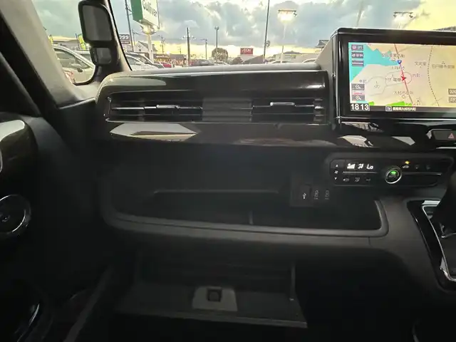 ホンダ Ｎ ＢＯＸ カスタム G L ターボ ホンダセンシング 長崎県 2019(令1)年 7.9万km クリスタルブラックパール 純正８インチナビ/（CD/BT/DVD）/フルセグテレビ/バックカメラ/クルーズコントロール/プッシュスタート/両側パワースライドドア/ETC/ハーフレザーシート/LEDライト/ドライブレコーダー/ワンオーナー/１５インチアルミホイール