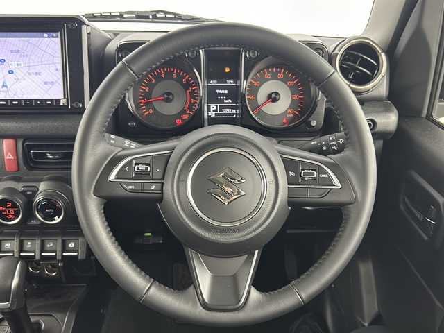 スズキ ジムニー XC 愛知県 2024(令6)年 1.4万km ジャングルグリーン 純正8インチナビ/・フルセグTV/・Bluetooth/・バックカメラ/ETC2.0/前席シートヒーター/前後ドライブレコーダー/クルーズコントロール/LEDヘッドライト/純正16インチAW/純正フロアマット/スペアキー有/取扱説明書