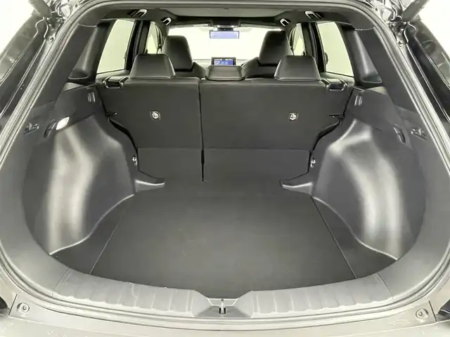 トヨタ カローラ クロス ハイブリッド Z 福岡県 2023(令5)年 2.3万km アティチュードブラックマイカ モデリスタエアロ　/サンルーフ　/純正９型ＤＡ　/全方位カメラ　/デジタルルームミラー　/ＥＴＣ　/前後ドラレコ　/レーダークルコン　/コーナーセンサー　/衝突被害軽減　/レーンキープ　/ＢＳＭ　/ＰＫＳＢ　/パワーバックドア　/ハーフレザーシート　/シートヒーター　/ステアリングリモコン　/プッシュスタート