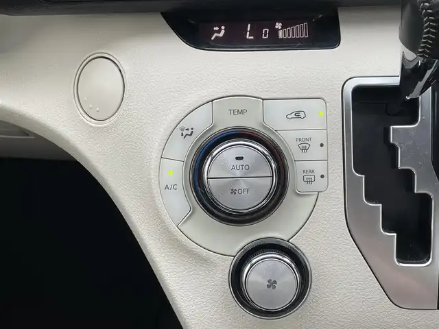 トヨタ シエンタ G 山口県 2016(平28)年 2.1万km ホワイトパールクリスタルシャイン 両側パワースライドドア/SDナビ ワンセグTV CD BT/バックカメラ/ビルトインETC/スマートキー 2個/プッシュエンジンスタート/アイドリングストップ/横滑り防止/ヘッドライトレベライザー/ステアリングリモコン/革巻きステアリング/保証書 取説 ナビ取説/禁煙車